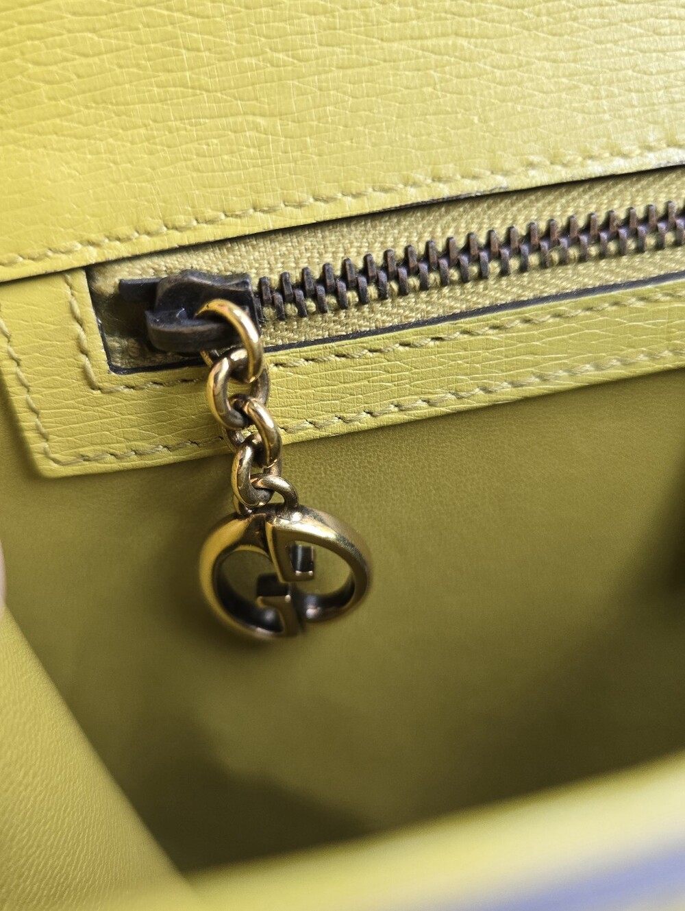 Gucci Shanghai Heartbeat Top Handle Bag - Picture 8 of 10